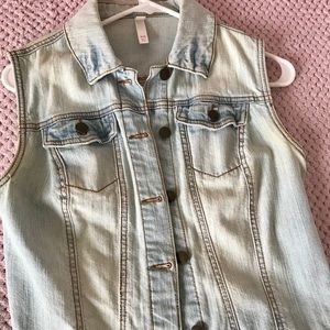 Jacket sleeveless